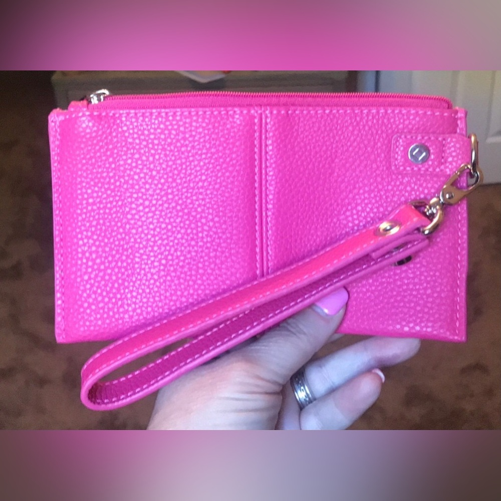 Thirty-One Wristlet Wallet Candy Pebble Hot Pink w/ Strap 💓 NWOT